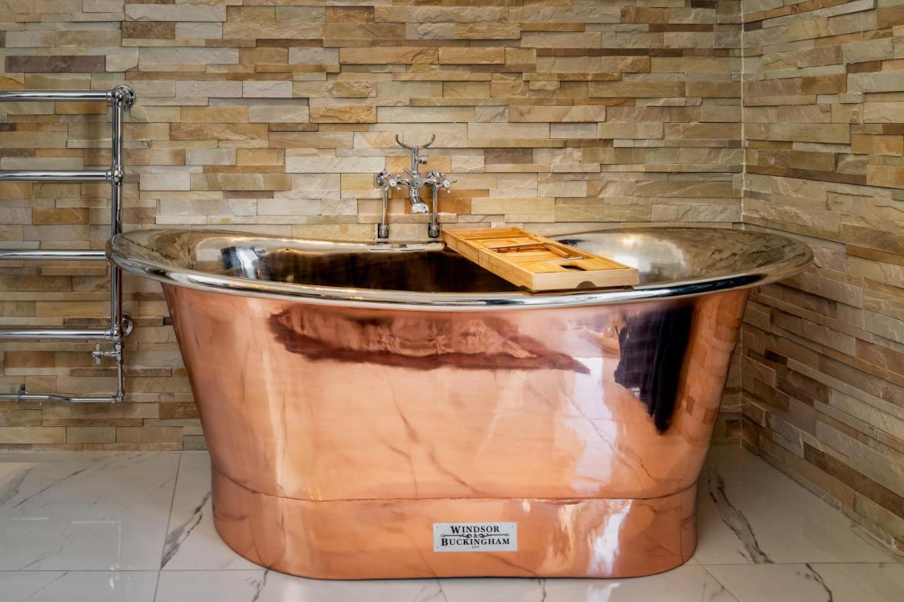 Relax In Super Size Copper Tub - 2 Bedroom Villa Inverness Eksteriør billede